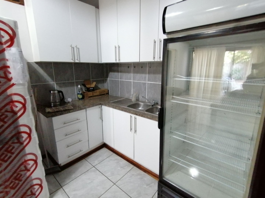 5 Bedroom Property for Sale in Pellissier Free State